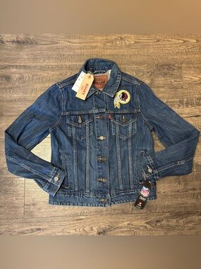NWT Women’s S Levi's NFL Washington Redskins/Commanders Dark Blue Denim Jacket